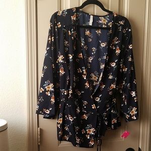 NWT Exhilaration XXL Black Floral Wrap Top